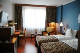 Standard Twin, Maritime